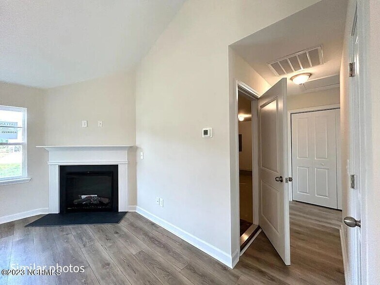 Building Photo - 707 Alpha Ct