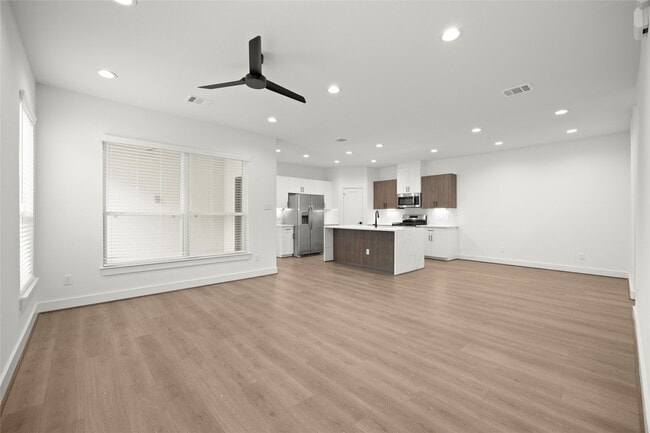 Building Photo - 2711 Sunrise Breeze Dr