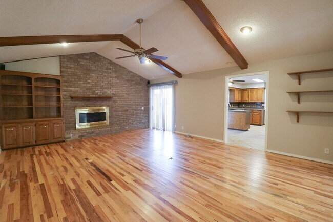 Building Photo - 3 Bed | 2 Bath | Tulsa