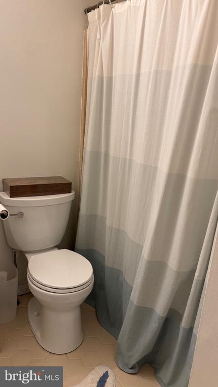 Building Photo - 4000 Bayshore Ave