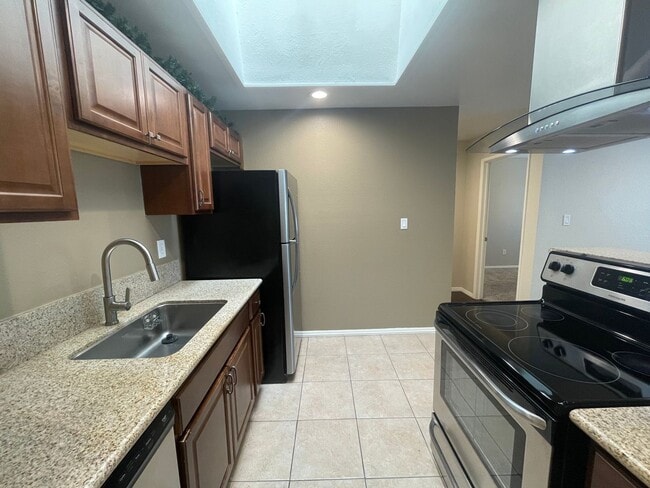 Building Photo - 2 bedroom single story with attached 2 car garage!