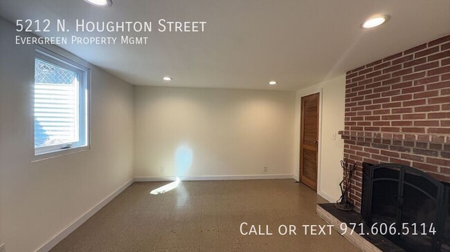 Building Photo - 5212 N Houghton St