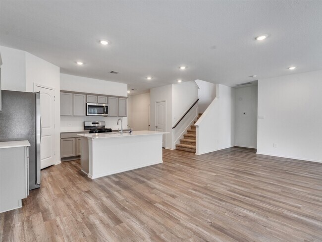 Building Photo - 24863 Springbluff Vly