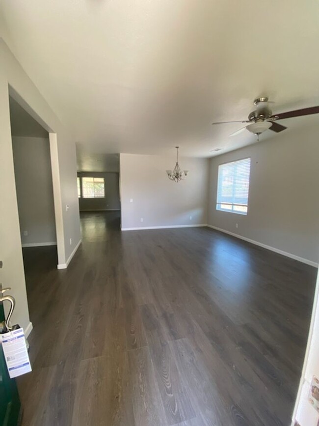 Building Photo - MOVE IN SPECIAL $500 OFF FIRST MONTHS RENT