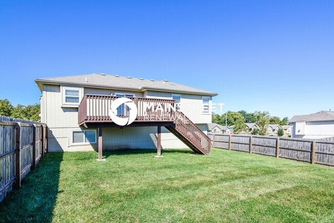 Building Photo - 3 Bedroom Pet-Friendly Home in Grain Valley, MO with Main Street Renewal