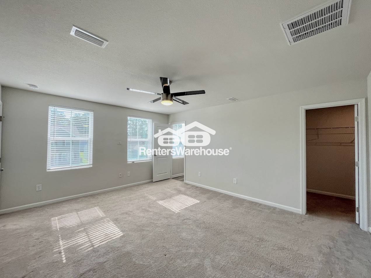 Building Photo - 324 Forecastle St