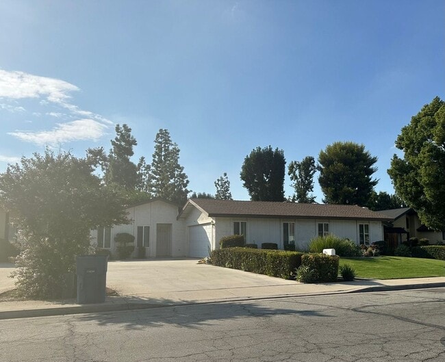 Building Photo - 409 Quailridge Rd
