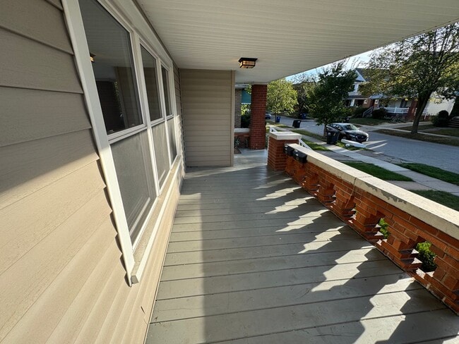 Building Photo - 2115 Lewis Dr