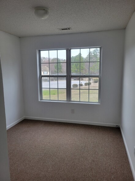 Building Photo - 5150 Oakley Commons Blvd
