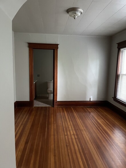 Building Photo - 1403 Williamson St