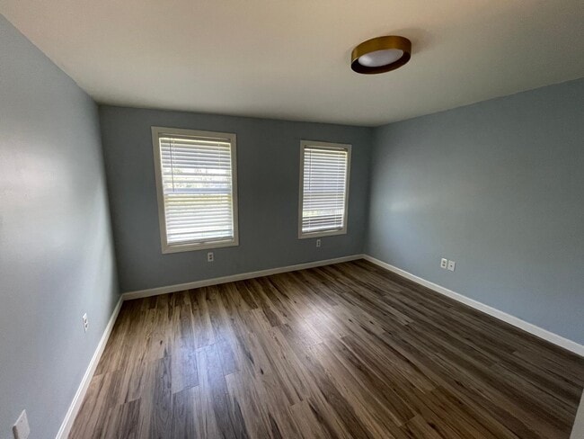 Building Photo - 71 Hickok St