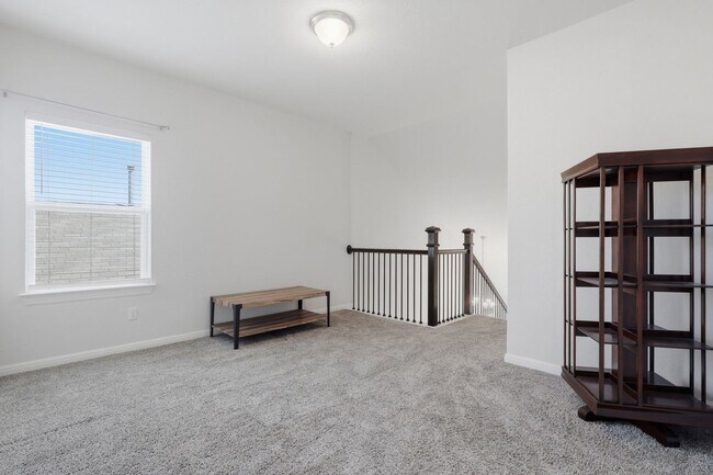 Building Photo - Modern 3BR Home with Main-Floor Primary!