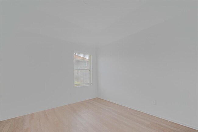 Building Photo - 18439 Summit Ranch Dr