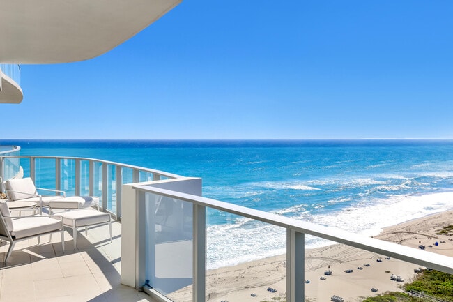 Building Photo - 3100 N Ocean Dr