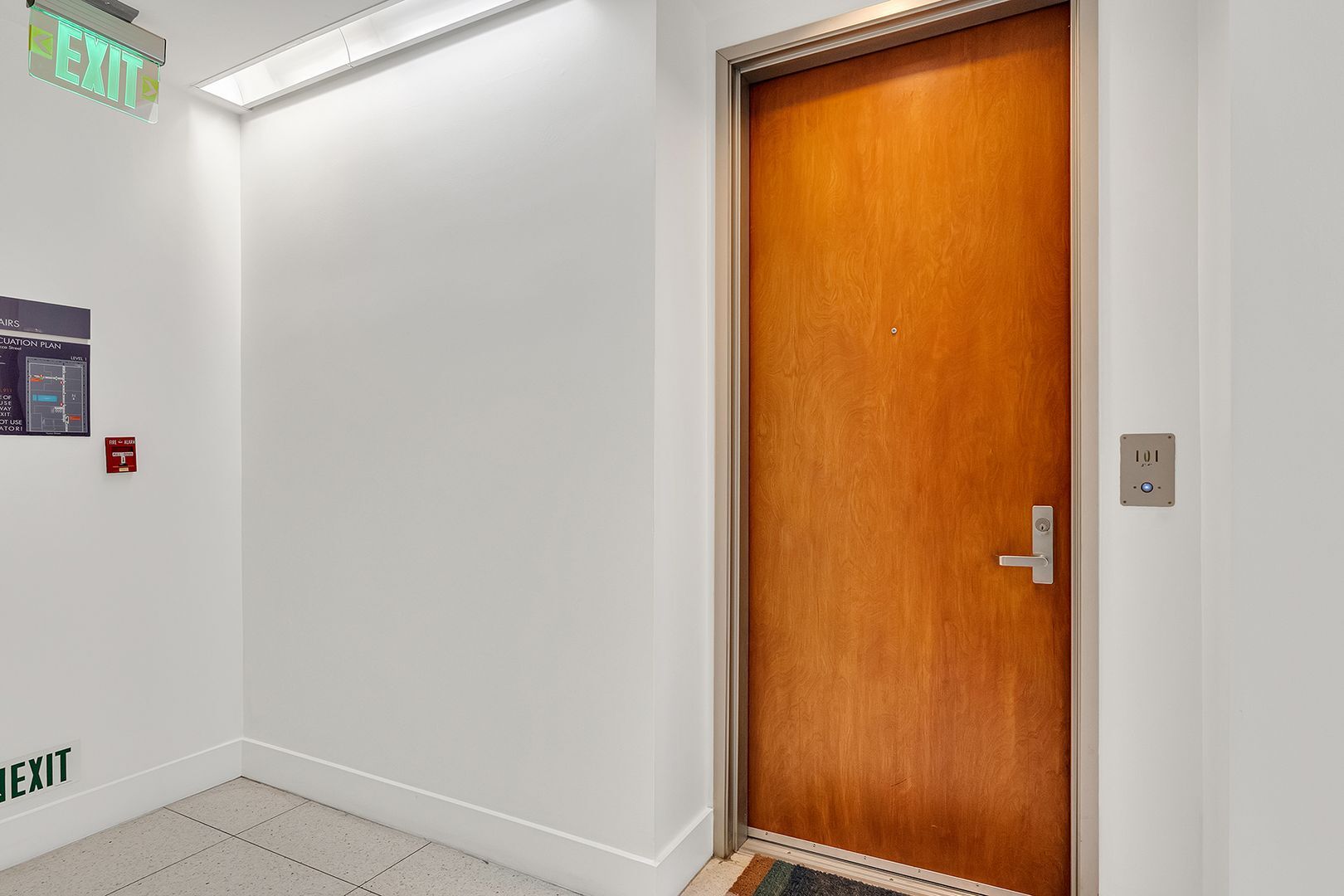 Building Photo - Hollywood Luxury Condo — 2 Beds • 2.5 Bath...