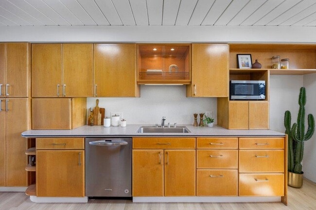 Building Photo - 729 Stendhal Ln