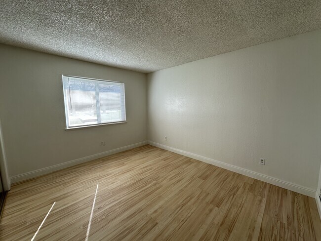 Building Photo - 12635 Franklin Ct