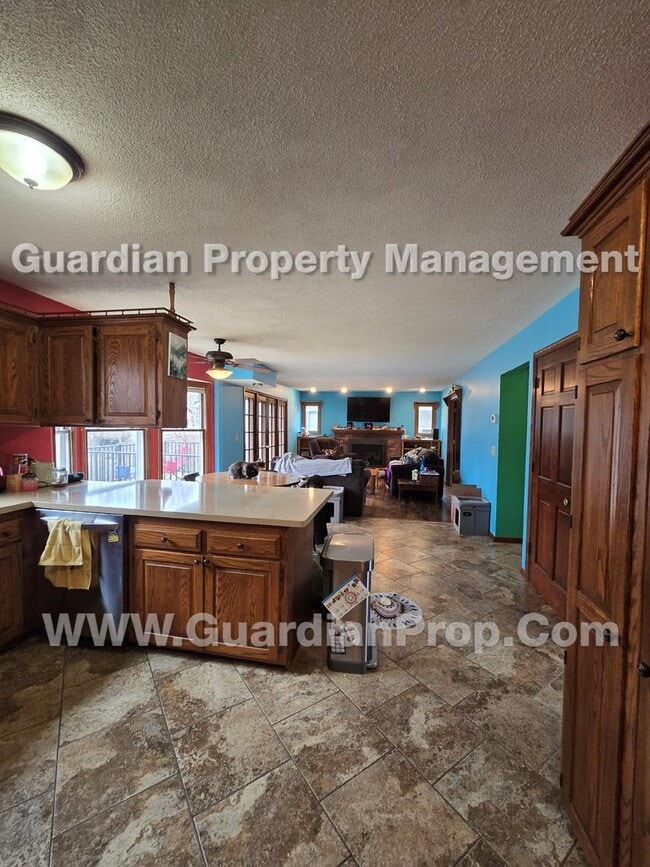 Building Photo - Coming Soon! Large Single-Family Home in Crystal, Owner suite W/ private balcony. 2nd deck and wa...