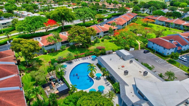 Building Photo - 6525 S Oriole Blvd