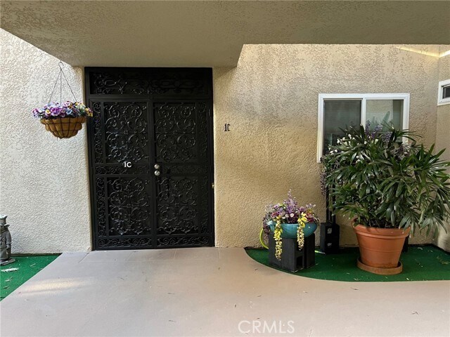 Building Photo - 2370 Via Mariposa W