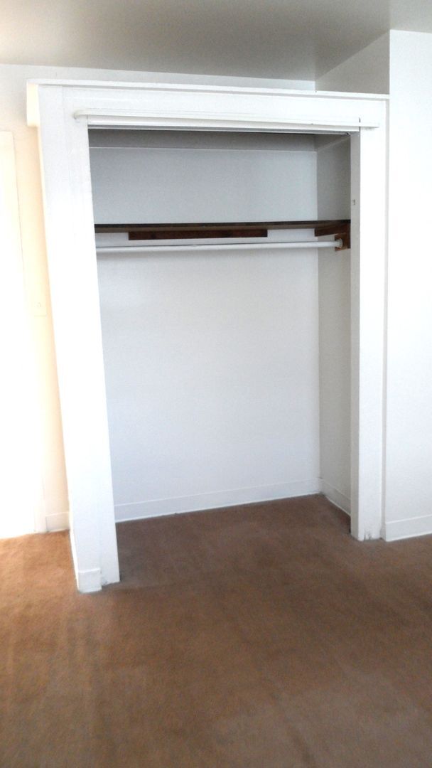 Building Photo - (1614 8th Ave)