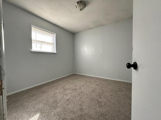 Building Photo - 860 S Scott St