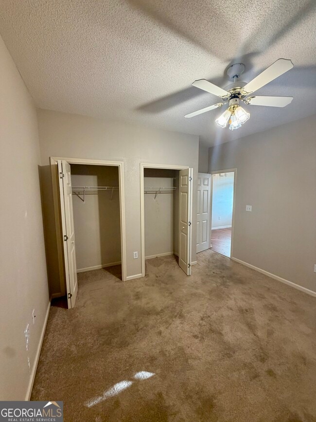 Building Photo - 213 Carrington Ln