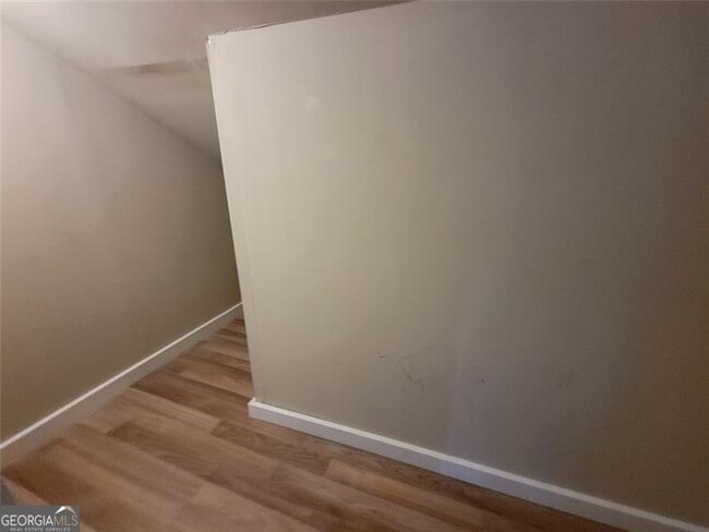 Building Photo - 976 Delaware Ave SE