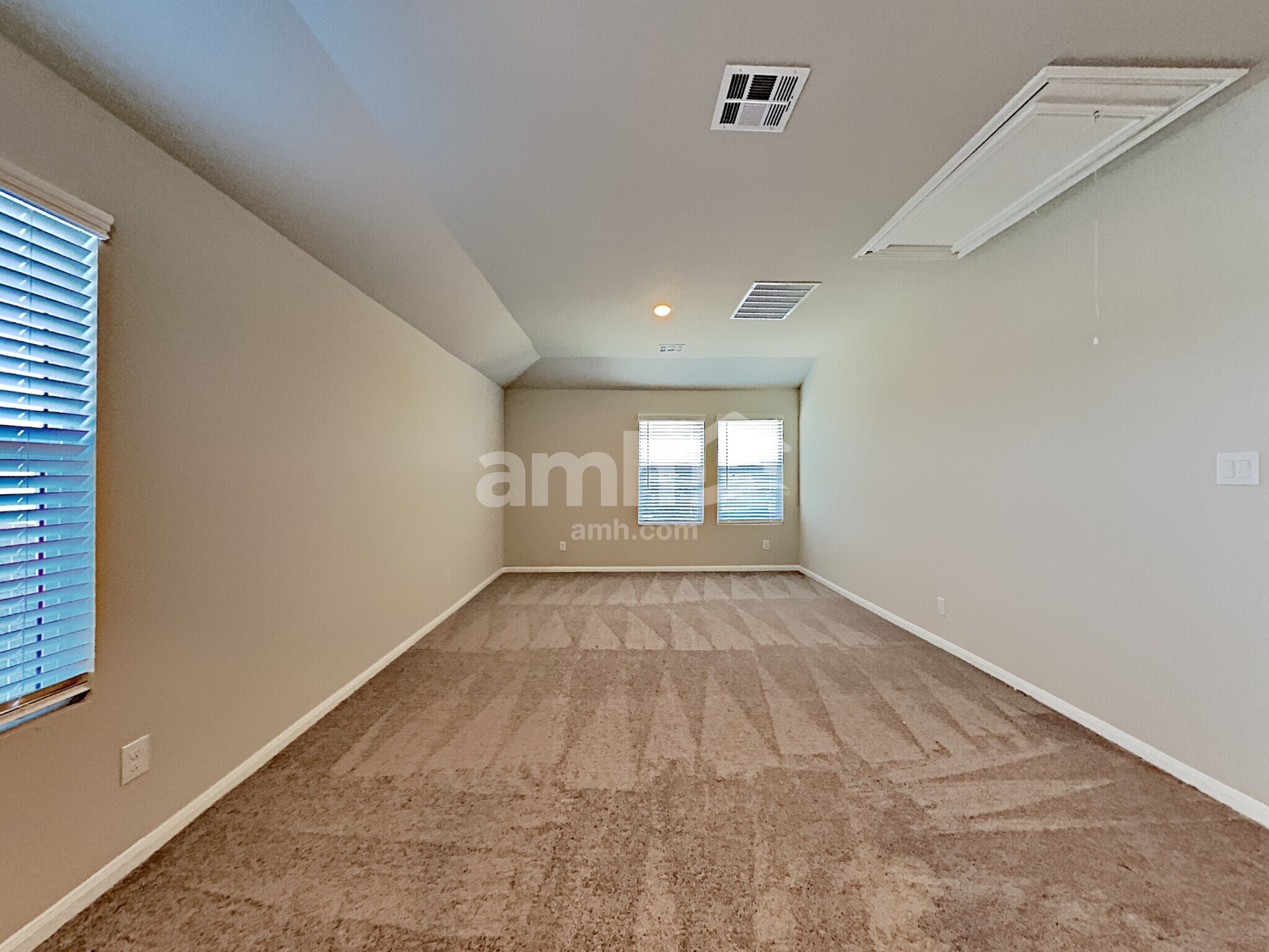 Building Photo - 2712 Iberia Ct