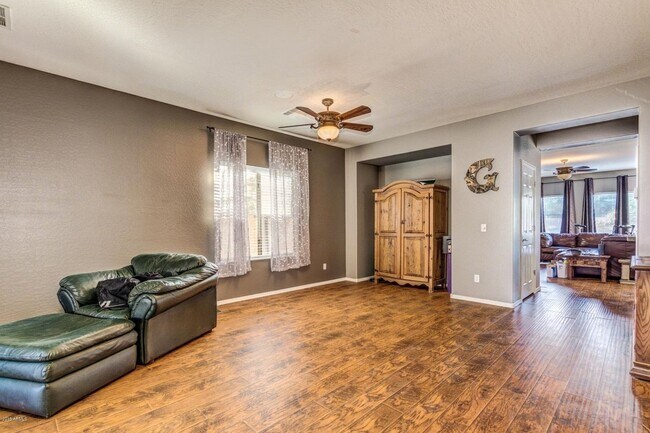Building Photo - Gorgeous 5 Bedroom 3.5 Bath Stetson Valley...