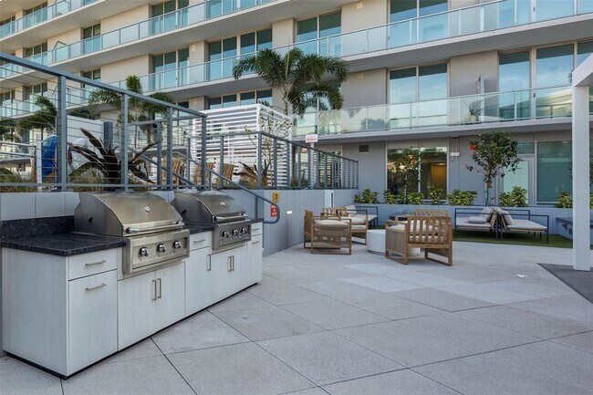 Building Photo - 400 Central Ave