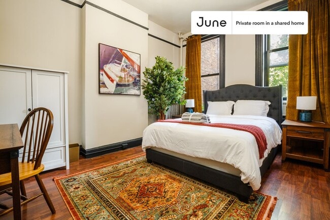 Building Photo - 336 W 47th St