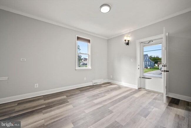 Building Photo - 8807 Fearne Ave