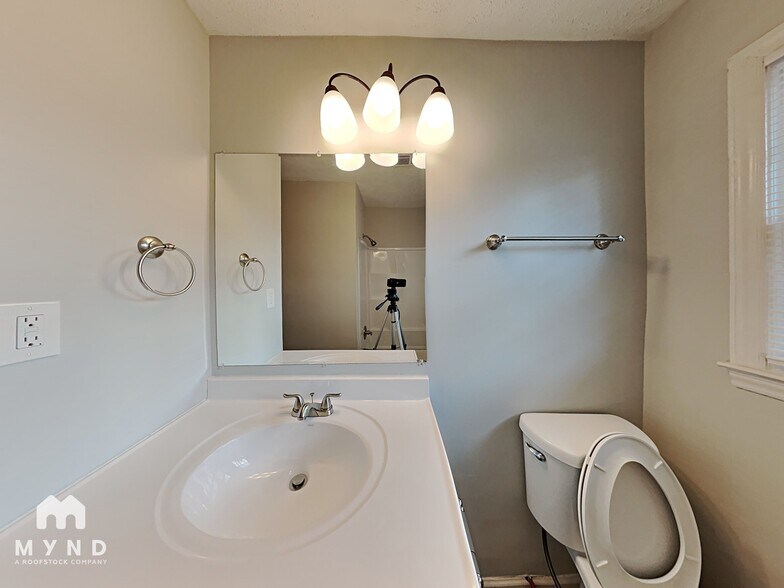 Building Photo - 10724 Arlington Church Rd