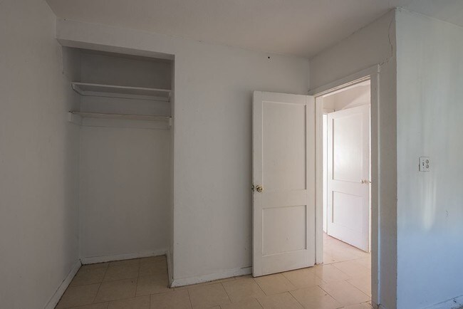 Building Photo - 2 br, 1 bath House - 1113 Huckleberry