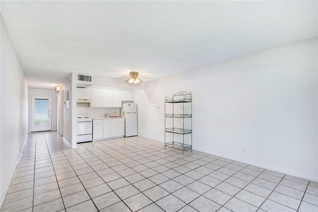 Building Photo - 1400 SW 124th Terrace