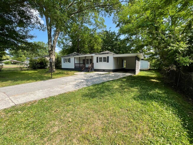 Building Photo - Updated 3/1 House in Cedartown- $1,395