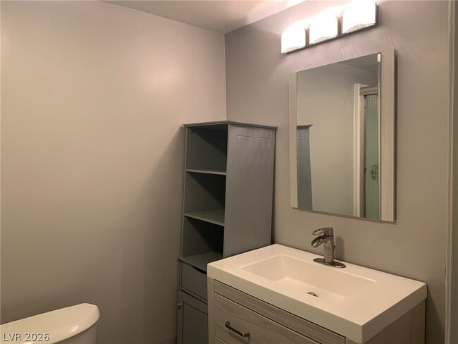 Building Photo - 3111 Bel Air Dr