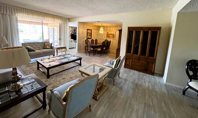 Building Photo - MLCC 3 Bedroom 2 Bath