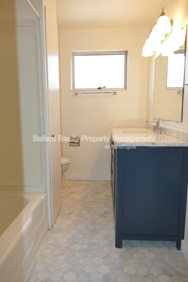 Building Photo - 6035 4th Ave NW