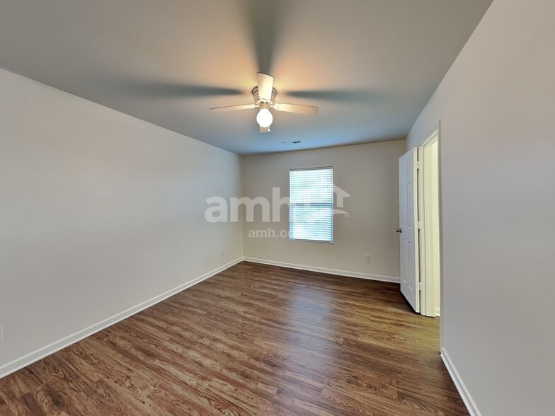 Building Photo - 3011 Gray Farm Rd