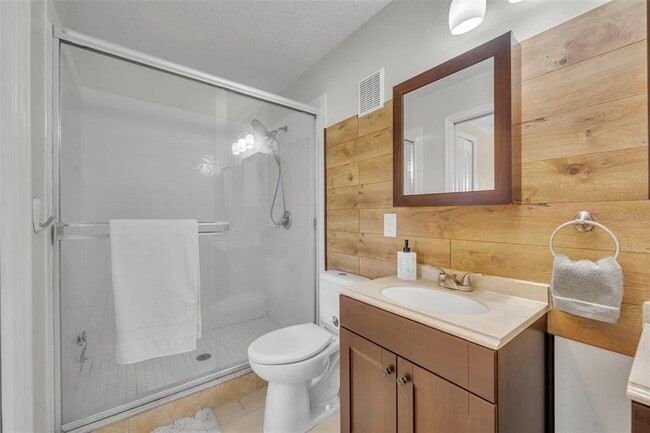 Building Photo - 676 Sandy Neck Ln