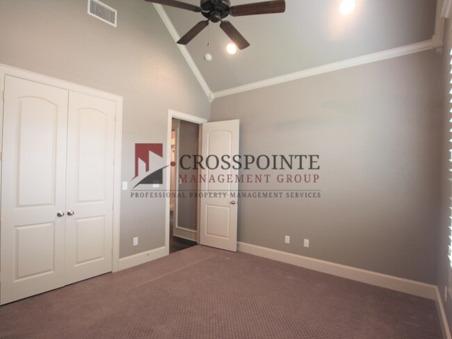 Building Photo - Gorgeous 3 bed 2 bath home in Hadley Court!