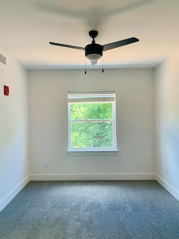 Building Photo - 944 N Willis Ave