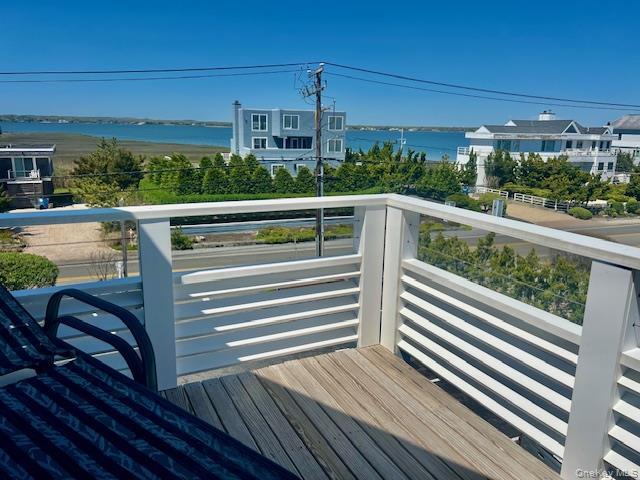 Building Photo - 539 Dune Rd