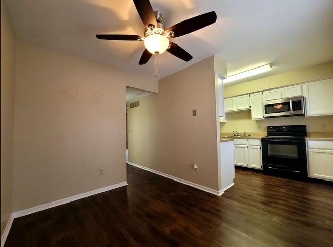 Building Photo - 2 bed 2.5 bath Townhouse condo in Butler Township