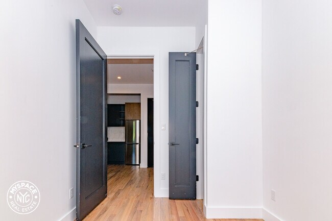 Building Photo - 185 Veronica Pl