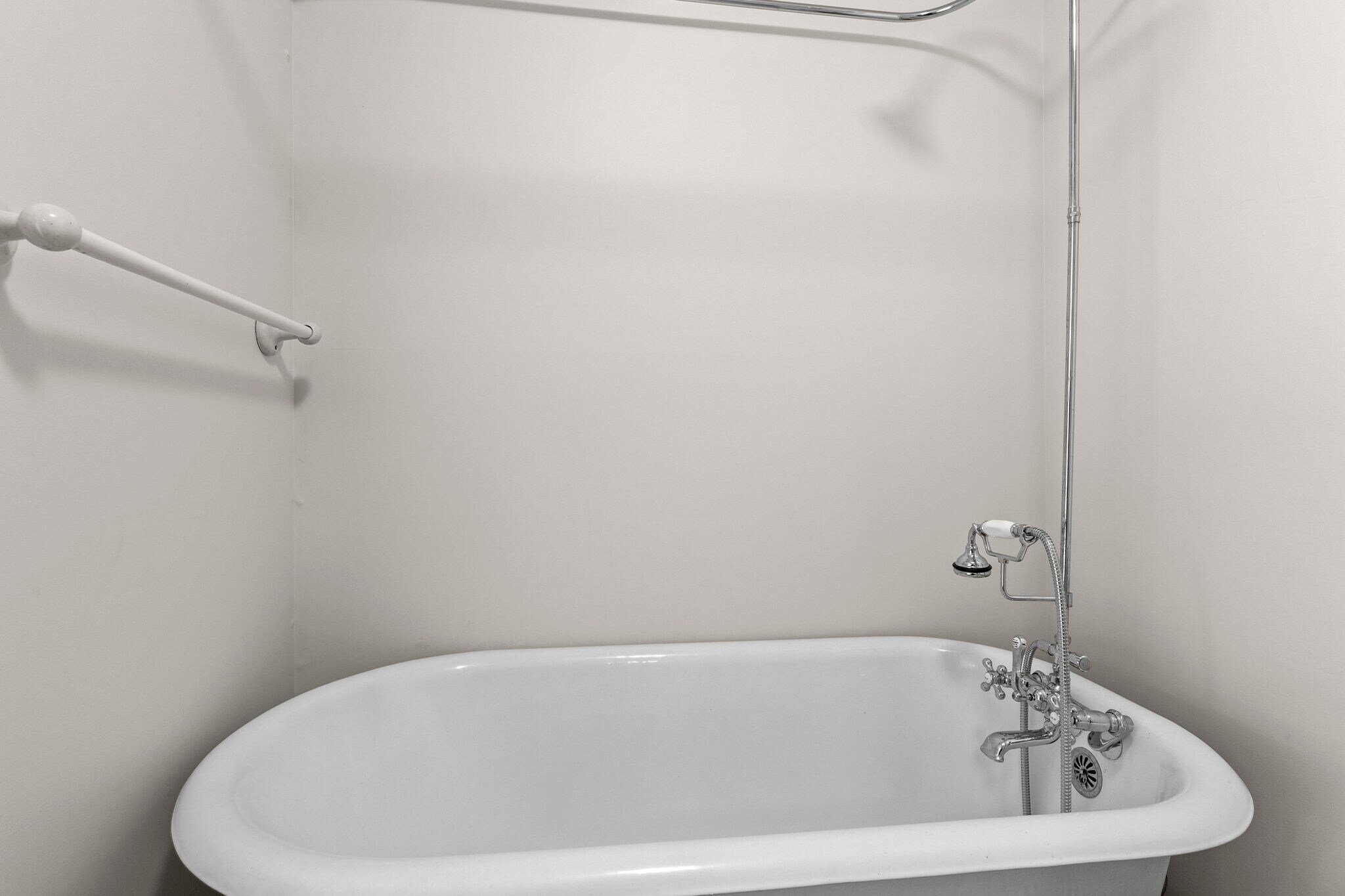 Building Photo - 325 Raleigh Ave