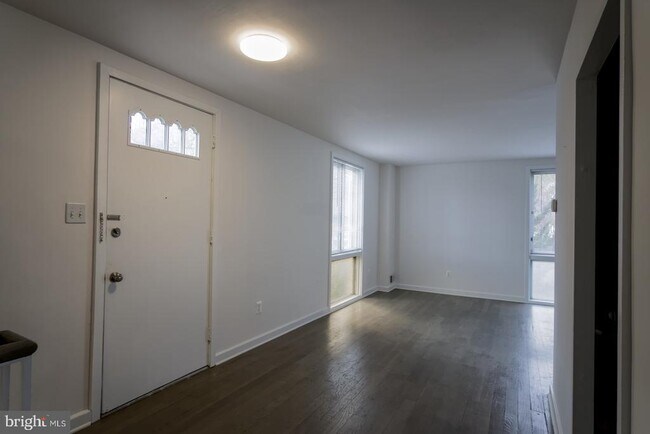 Building Photo - 301 I St SW