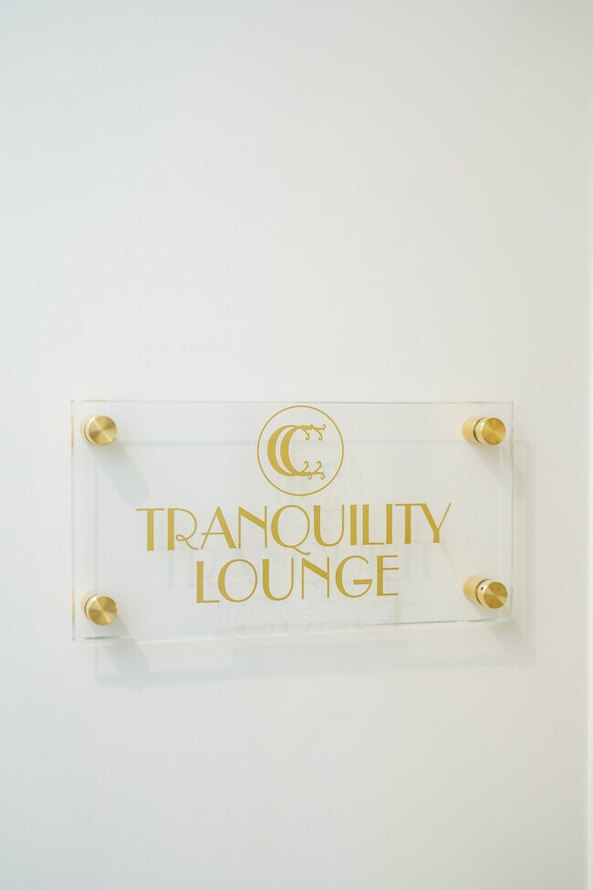 Building Photo - 1825 Pandora Ave